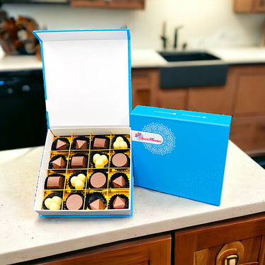 Assorted Flavors Chocolate Box, 16 pcs, Raspberry Praline, Mix Nuts White Chocolates, Crunchy Wafer, Hazelnut Praline, Classic's Beautiful Box